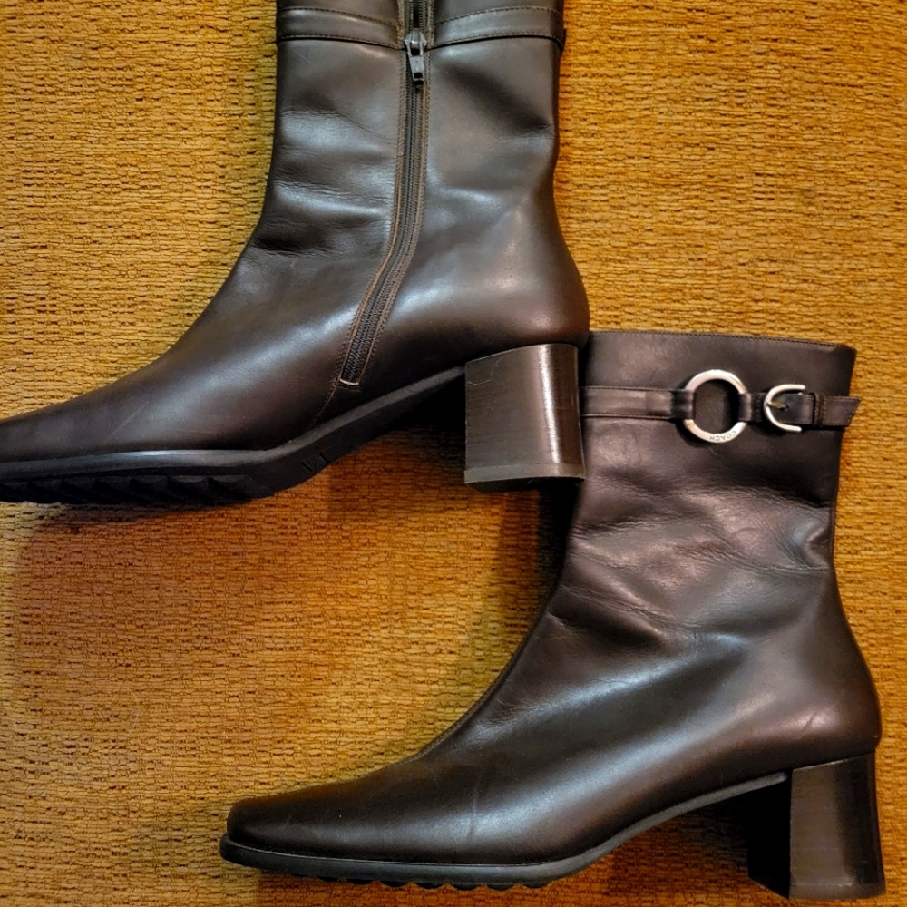 COACH 9.5 leather ankle boot EUC